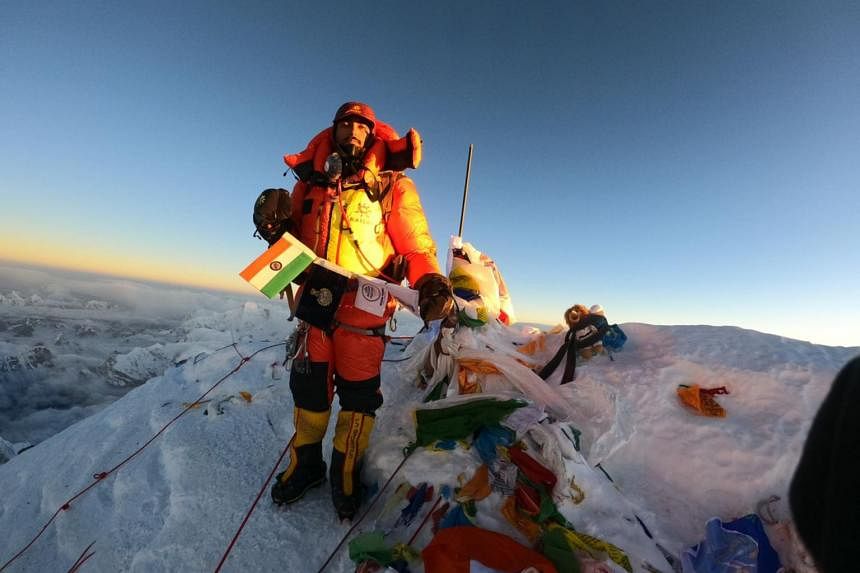 Pendaki India dilarang karena berpura-pura mendaki Everest mencapai puncak