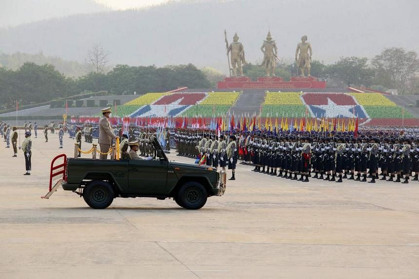 Penduduk desa Myanmar menuduh pasukan junta membakar foya-foya