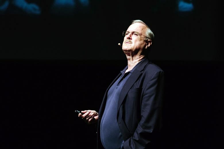 Komedian Inggris John Cleese akan kembali ke Singapura untuk pertunjukan pada tahun 2020