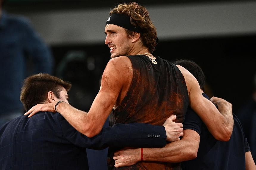 Tenis: Nadal ke final Prancis Terbuka ke-14 saat Zverev berhenti karena cedera horor