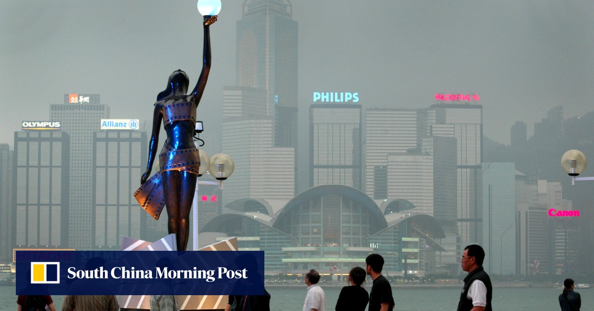 Avenue of Stars Hong Kong telah dibuka pada tahun 2004 dengan Jet Li, Sammo Hung yang hadir – dari arsip SCMP