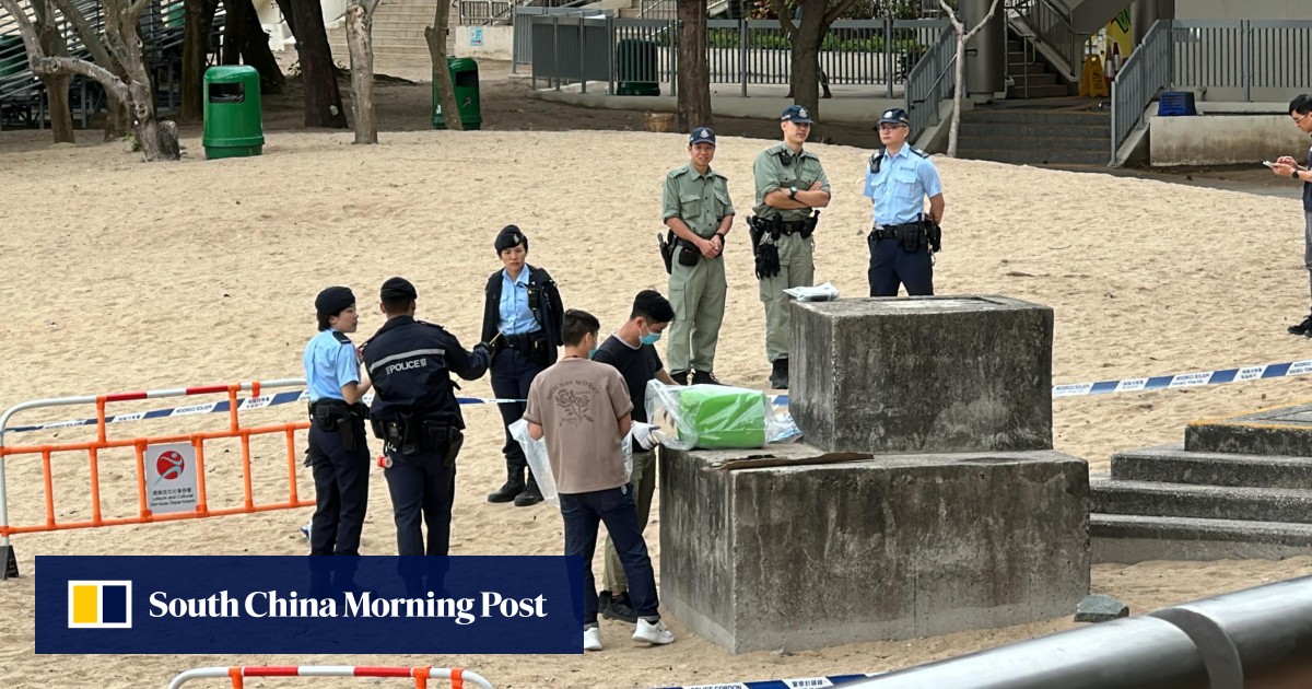 Polisi Hong Kong mencari hubungan antara 3 seiures kokain setelah HK $ 15 juta narkoba ditemukan di dekat garis pantai pada akhir pekan